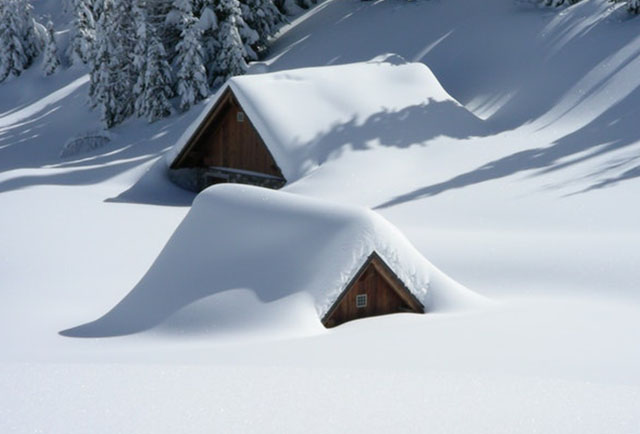 Dachschaden durch schweren Schneefall